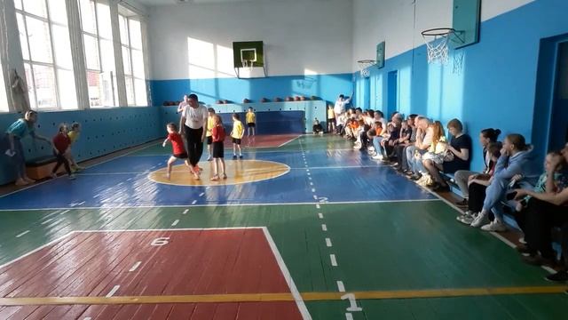 Ежегодный турнир по мини- футболу на переходящий кубок. Второй день игр (девочки) смотреть онлайн