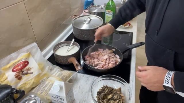 Готовим в прямом эфире! Домашние тальятелле с шампиньонами в сливочном соусе смотреть онлайн