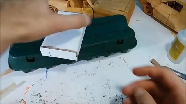 COMO FAZER UM TANQUE DE GUERRA MUITO FÁCIL PARA CRIANÇA DE CAIXA DE OVO - BRINQUEDOS смотреть онлайн
