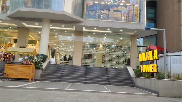 Addis Ababa 4K, Ottimo Gelato, Warka Bld., Bole Medhanialem UHD смотреть онлайн