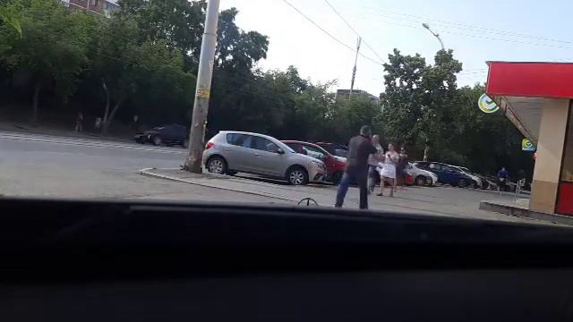 8 марта, 61 смотреть онлайн