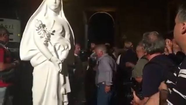 Assemblaggio di "Gloria", la Macchina di santa Rosa dell'architetto Ascenzi – Rosa è sulla Città смотреть онлайн