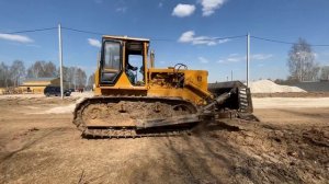 Бульдозер ЧТЗ Б10 буксует с полным отвалом, тест на объекте заказчика