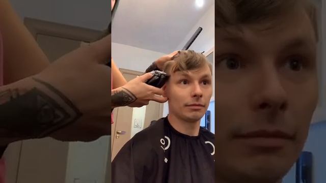 Когда пришел к парикмахеру | Приколы Дурова #shorts смотреть онлайн