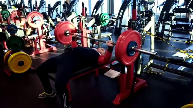 жим лёжа с паузой 125 кг смотреть онлайн