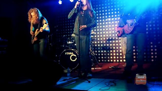 Randomlight -- Alcoholic Friends (Live in SGT. PEPPER'S BAR) смотреть онлайн