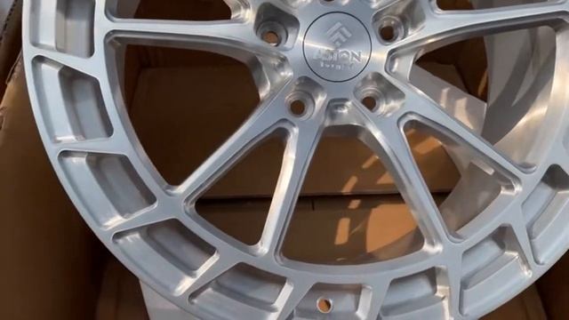 Aero design monoblock forged wheels clear silver brushed смотреть онлайн