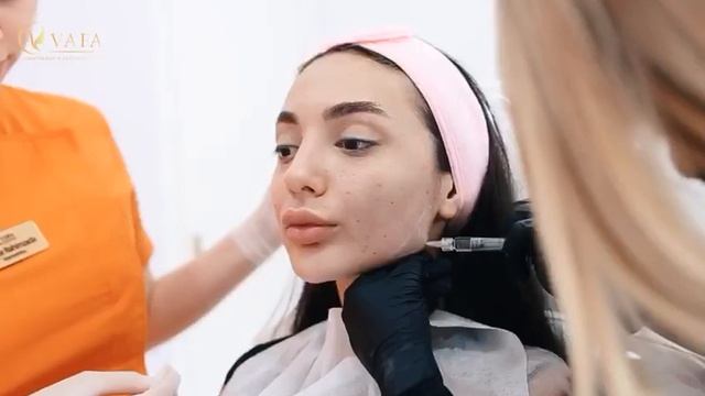 Sert oval, yanaq dolgusu (highlighter effekti) və sapla liftinq proseduru смотреть онлайн