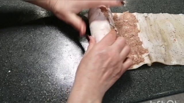 25 января 2022 г. ТОНКОЕ САЛО В ЛУКОВОЙ ШЕЛУХЕ. РУЛЕТ ИЗ САЛА В ЛУКОВОЙ ШЕЛУХЕ. смотреть онлайн