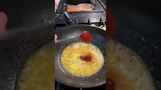 Такого вы ещё не ели. Креветки в соусе на сковороде. смотреть онлайн