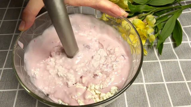 Erdbeeren und Kekse aufschlagen! Einfaches und schnelles Dessert! ohne Backen смотреть онлайн