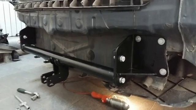 установка фаркопа Skoda Octavia A5