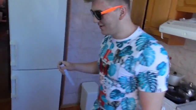 ЛЕПИМ ЯЙЦО ИЗ ЧОКОПАЯ | ПОЛУЧИЛАСЬ ЖЕСТЬ┌( ಠ_ಠ)┘