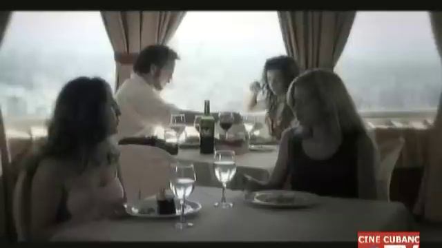 LOS ARETES QUE LE FALTAN A LA LUNA