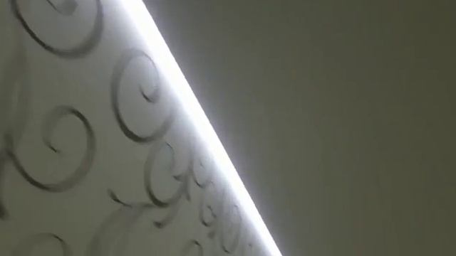 Парящий потолок в гостиной. Проезд Теплоходный 5 смотреть онлайн