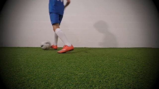 Tip Touch Take Stop (Laudrup Stop var.) - Dynamic Ball Mastery Skills - Soccer Training for U8-U9 смотреть онлайн
