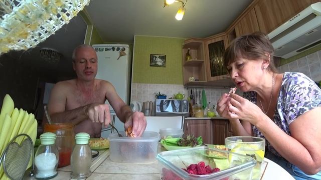 Вчерашний шашлык едим на обед, малина на десерт смотреть онлайн