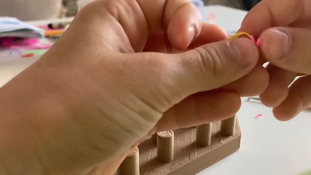 Как делать из резинок ошейник - поводок для плетёных животных смотреть онлайн