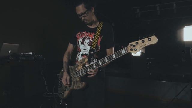 Gigging with NUX PA-50 FRFR Monitor смотреть онлайн
