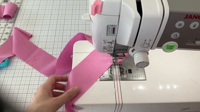 How to make the quilt binding - Patchwork Hearts Quilt Along смотреть онлайн