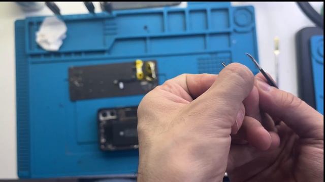 Замена задней крышки iPhone 11 смотреть онлайн