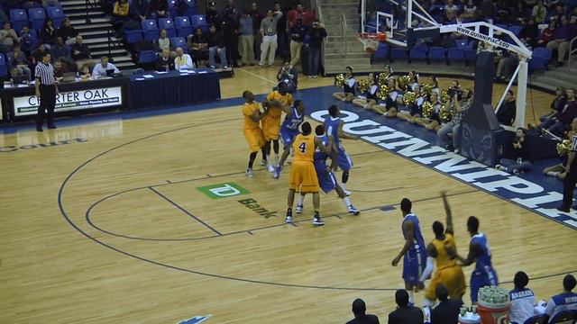 Q30 Sports Update 1/24/13: Quinnipiac defeats Central Connecticut State University 85-78 смотреть онлайн