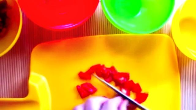 Диетический теплый салат из летних овощей - Салат для тех, кто худеет смотреть онлайн