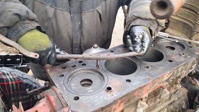 Сорвал резьбу в блоке Д-240, что делать? нарезка резьбы под ремонт. анекдот смотреть онлайн