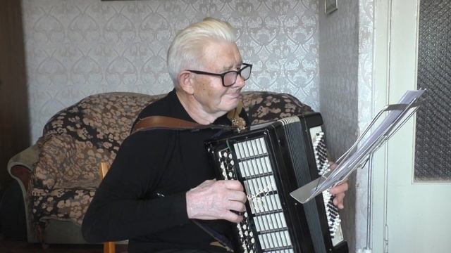 Юрий Пузиков - "Розы " ( на стихи И. Бунина ) смотреть онлайн