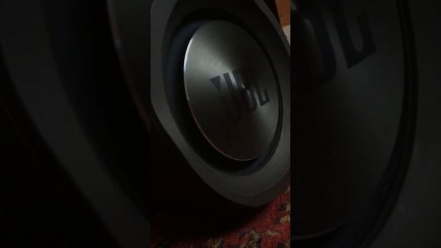 Jbl boombox bass test смотреть онлайн