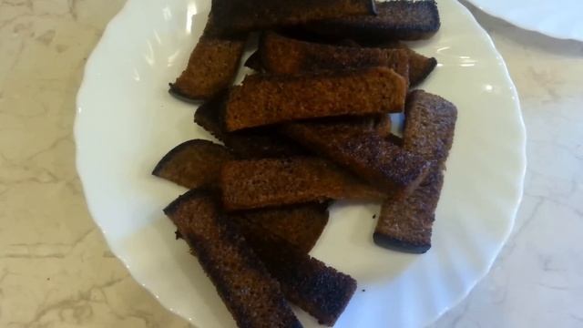 Чесночные сухарики к пиву.  Самая вкусная закуска к пиву