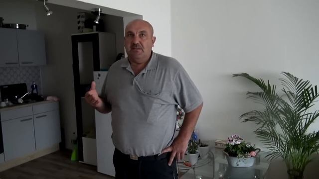 Германия, в каких квартирах живут беженцы, что делают с просроченными продуктами смотреть онлайн