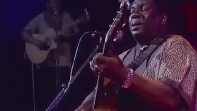 Vusi Mahlasela: "Thula Mama" смотреть онлайн