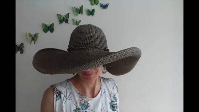 Wide brimmed straw hat смотреть онлайн