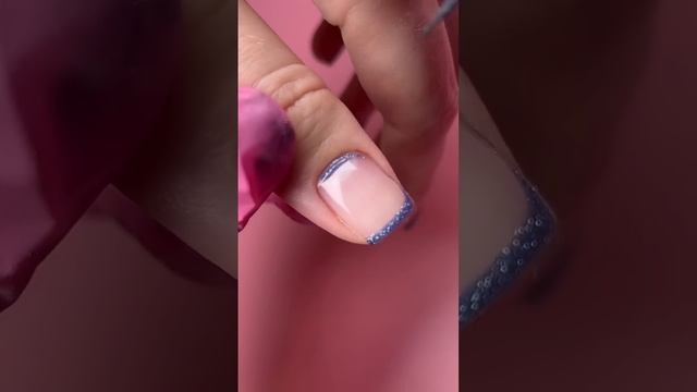 Самый яркий светоотражающий ??? #маникюр #мастерманикюра #ногтимосква #ногтивидео #мкманикюр смотреть онлайн