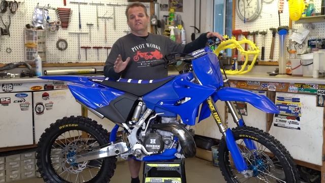Why does everyone love Yamaha YZ250 2-Stokes? смотреть онлайн