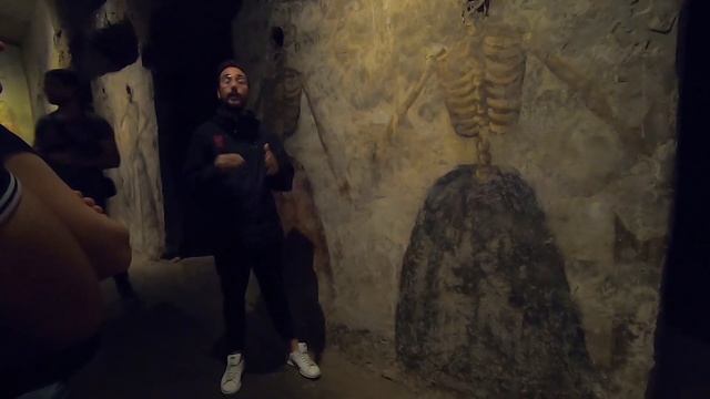 TRAVEL TO THE UNKNOWN PART OF NAPLES, ITALY || Catacombs of San Gennaro & San Gaudioso (SHOCKING!!! смотреть онлайн