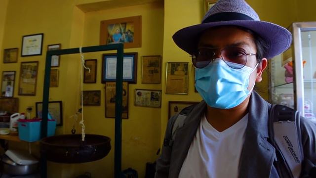 First Impressions of QUITO ECUADOR - Prettiest City in South America? смотреть онлайн