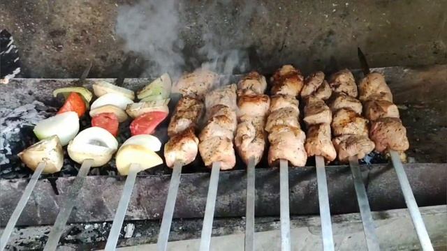 ОТДЫХ на ДАЧЕ! ЖАРИМ ШАШЛЫКИ!@ranokamolova смотреть онлайн