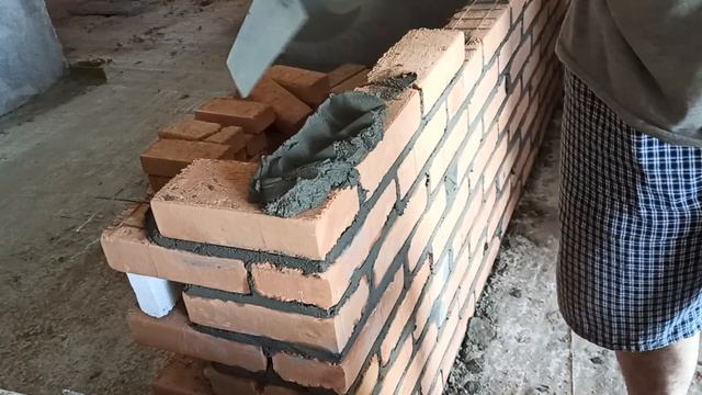 Кладка в полкирпича. Угол с отвесной штрабой смотреть онлайн