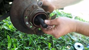 Как запресовать  передний ступичный подшипник на гранте.