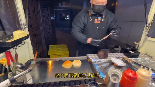 80块钱在合肥包个汉堡摊，当成自助随便吃，熊二一口气拿8个汉堡 смотреть онлайн