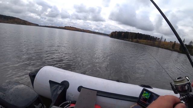 МИКРОДЖИГ ОСЕНЬЮ. РЫБАЛКА НА СПИННИНГ. ЛОВЛЯ ОКУНЯ НА УЛЬТРАЛАЙТ смотреть онлайн