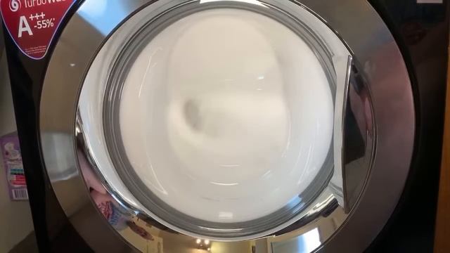 LG 12kg Direct Drive “Wash n Vlog” Duvet Cycle смотреть онлайн