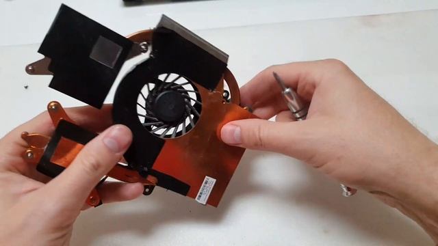 Samsung RC730 dissasembly and change thermal pasta, zerlegen und Thermopasta wechseln смотреть онлайн