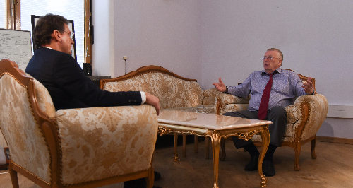 Владимир Жириновский: «Я не пою» смотреть онлайн