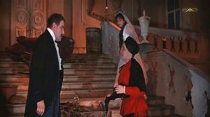 Рыжая! Поп какой-нибудь имеется?