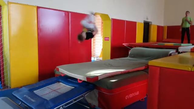 Акробатика для детей и взрослых I Salto смотреть онлайн