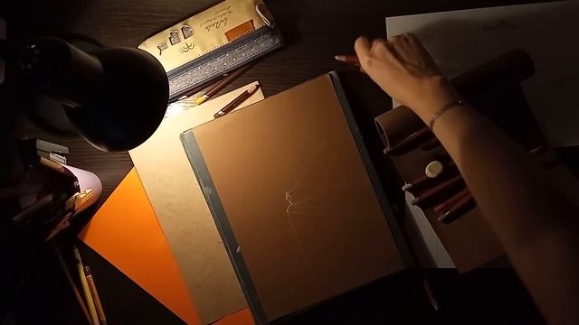 Рисуем книги: новое занятие из курса графики, работаем цветными и акварельными карандашами смотреть онлайн