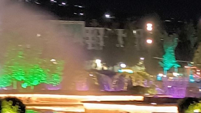 Светомузыкальный фонтан в Дербенте смотреть онлайн